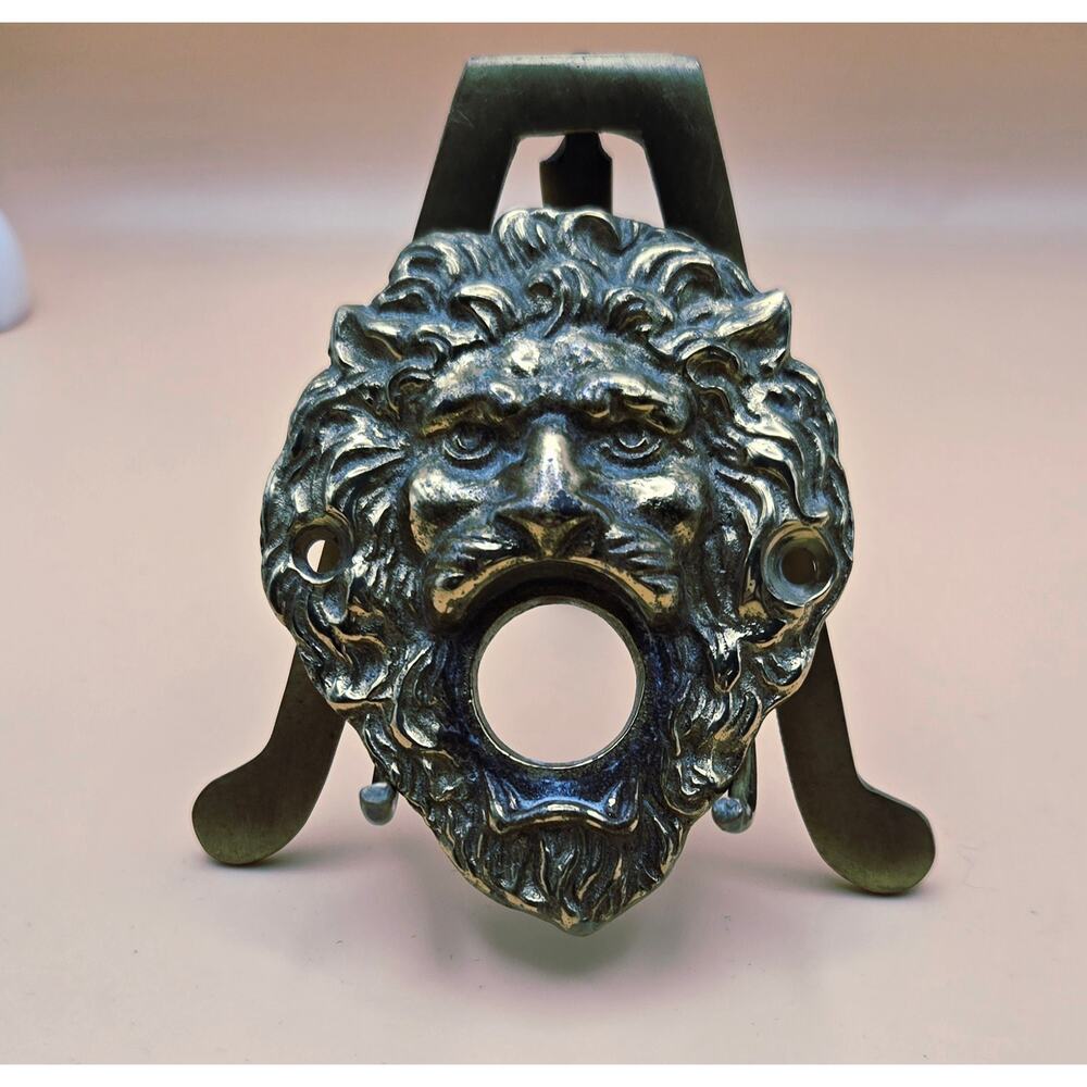 VTG WL636 Brass Lion Doorbell or Peephole Cover Pre-Loved - Picture 2 of 8